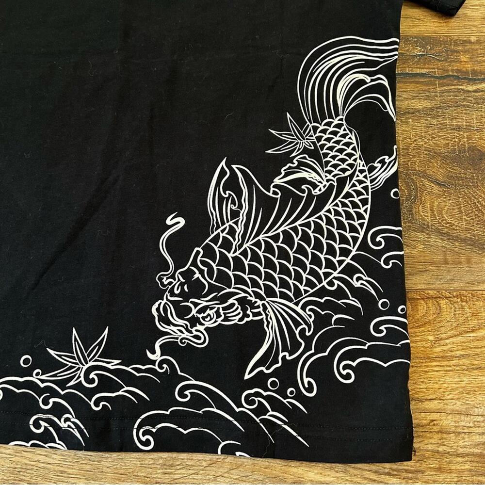 KOISEA Sukajan Style Red Koi Painted T Shirt in Black US Size S-M NWT - Picture 8 of 12